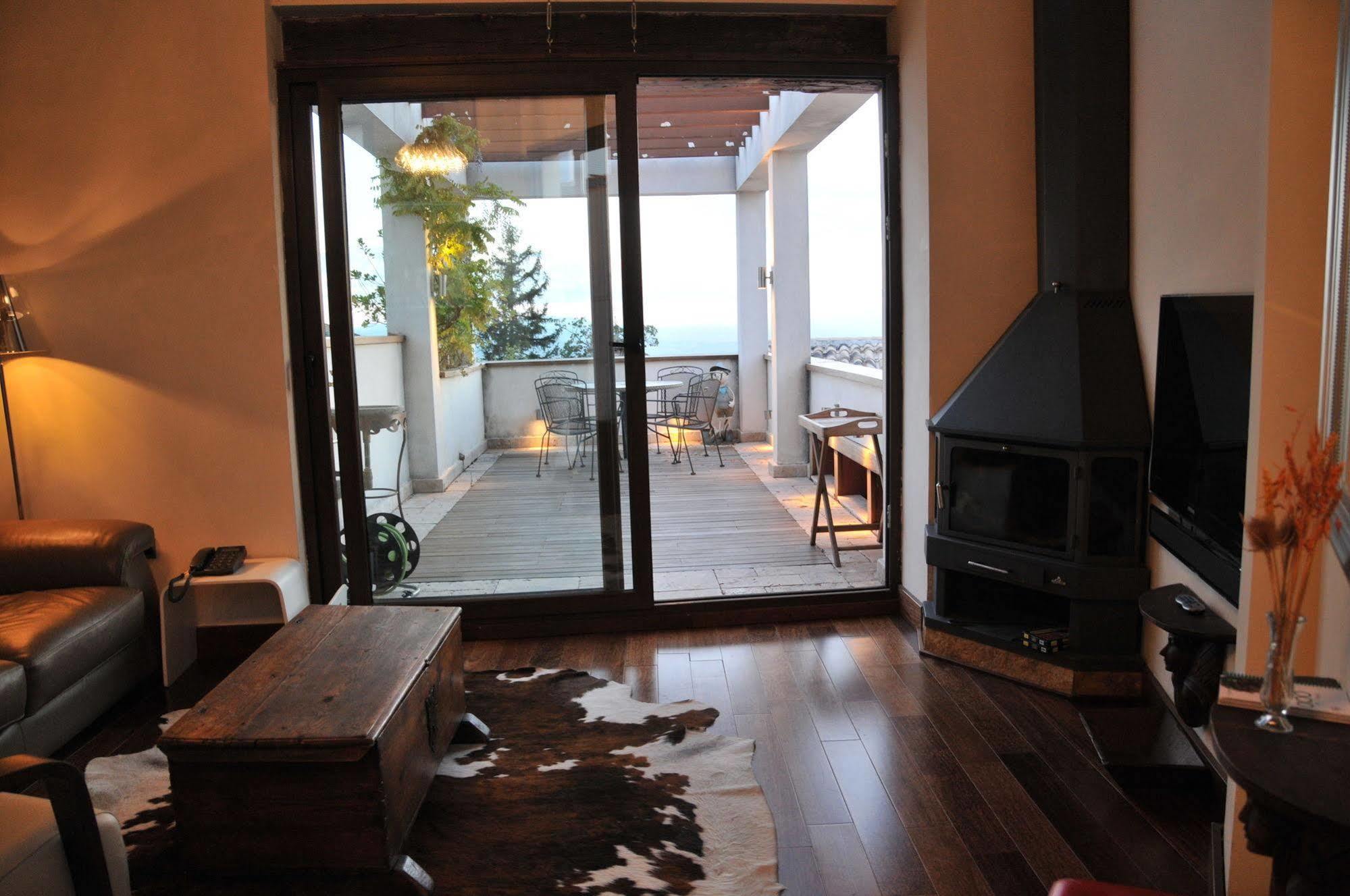 Apartamentos Turisticos Aguas De Víznar Eksteriør billede
