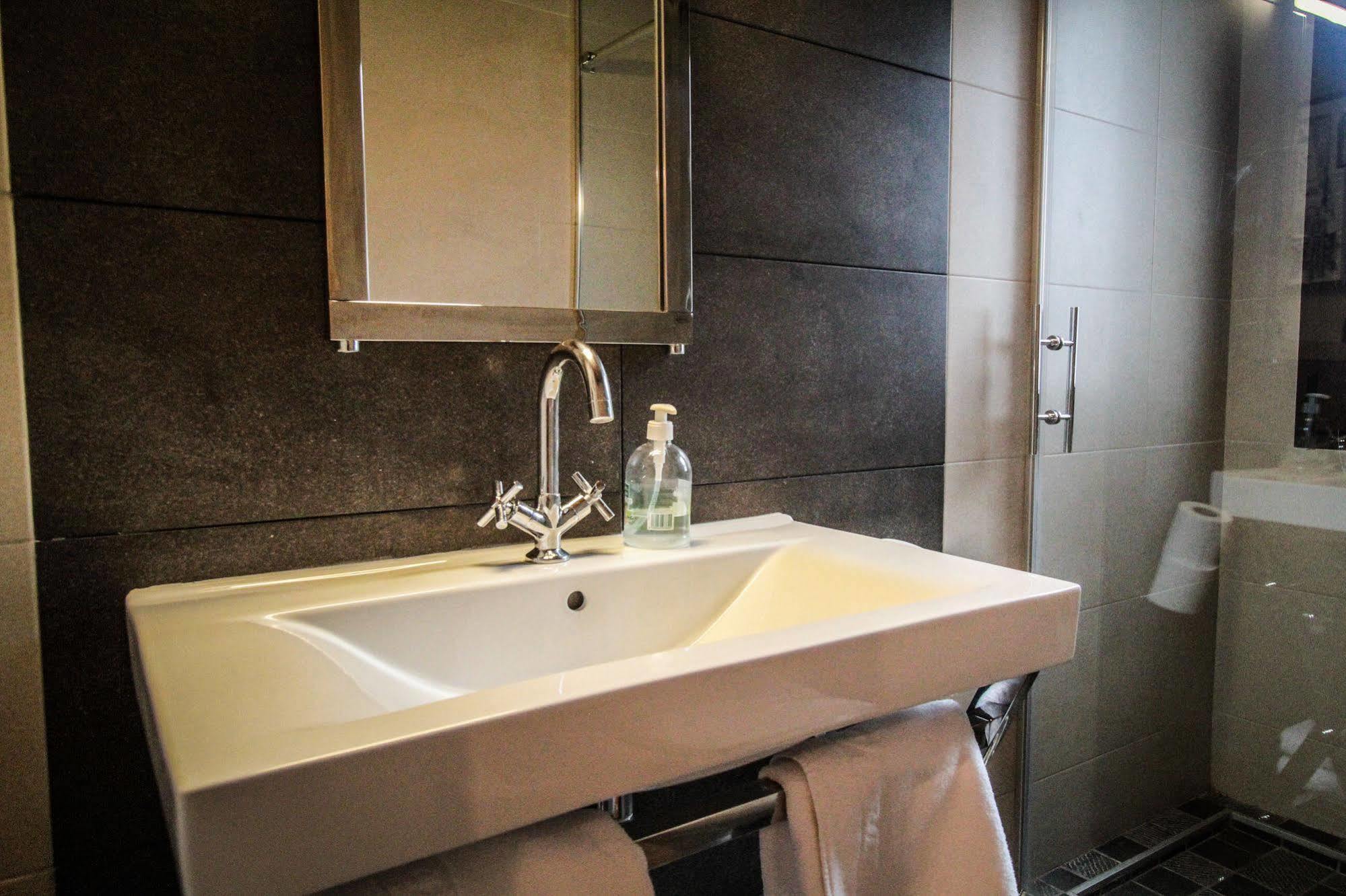 Apartamentos Turisticos Aguas De Víznar Eksteriør billede