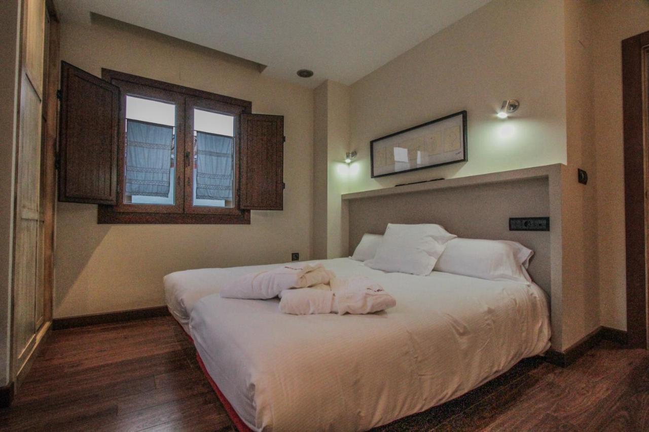 Apartamentos Turisticos Aguas De Víznar Eksteriør billede
