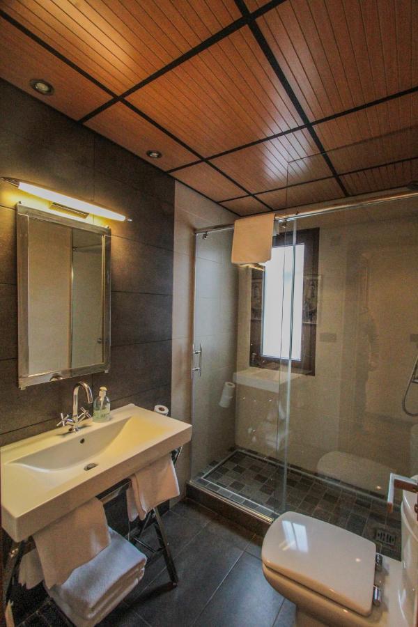 Apartamentos Turisticos Aguas De Víznar Eksteriør billede